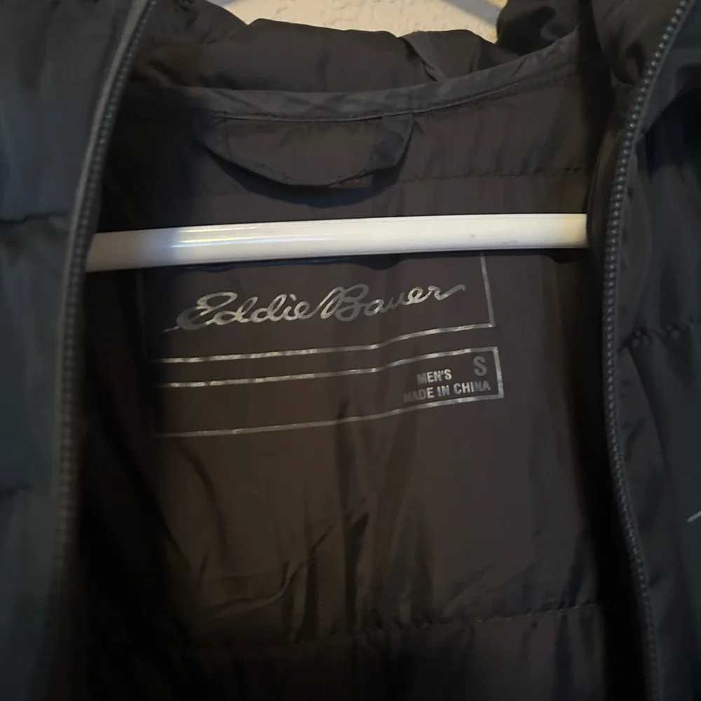 Eddie Bauer Men's Wide Channel Hooded Down Black Puffer Jacket